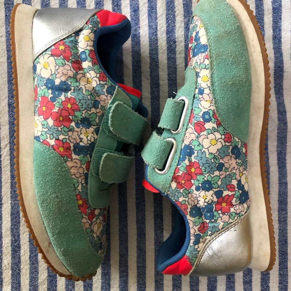 Mini Boden Velcro suede flowers sneakers - Picture 2 of 10